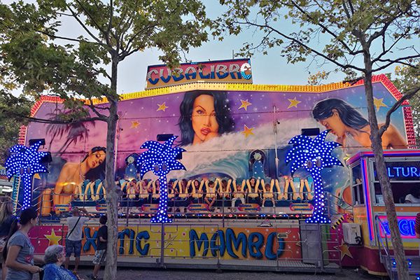 人生就是博官网照明的娱光灯用在西班牙游乐设备展示